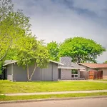 Northwest Dallas Luxury Retreat For Big Groups