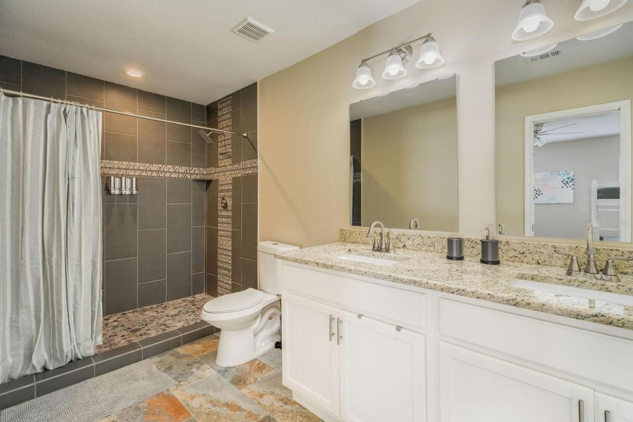 Northwest Luxury Retreat For Big Groups Dallas